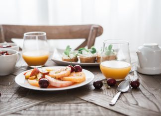 In vijf stappen jouw eigen river tafel met epoxy