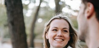 Wat is de beste manier om met deze situatie om te gaan als je ouders financieel uit elkaar gaan?