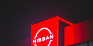 Welke aspecten zijn belangrijk om rekening mee te houden als je de waarde van een auto schat?