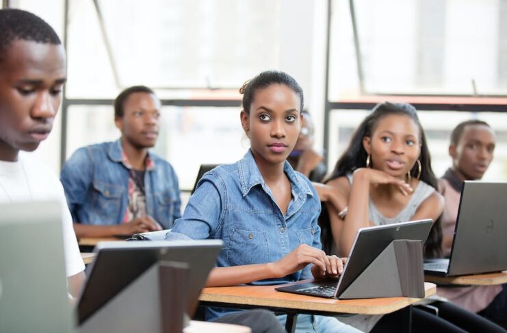 Hoe is de navo verbonden met de landen van europa?